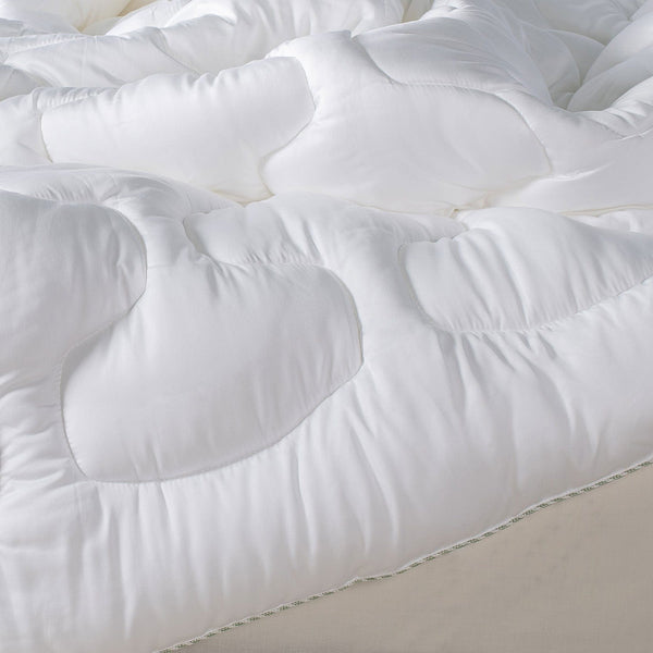 Lightweight Extreme Winter Quilt/Comforter Made from Extracts of Natural Wood - Tencel Quilt (Certified by a Swiss Laboratory)